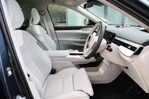 2025 Volvo EX90 No Series Ultra Twin Motor Performance SUV Image 6
