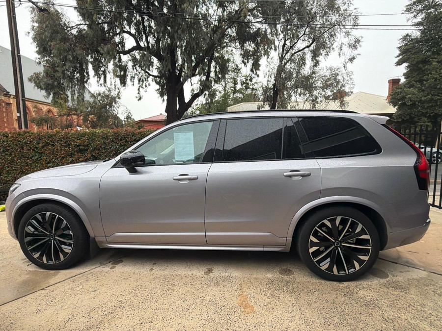 2025 MY26 Volvo XC90 L Series Ultra B5 Dark SUV Image 3