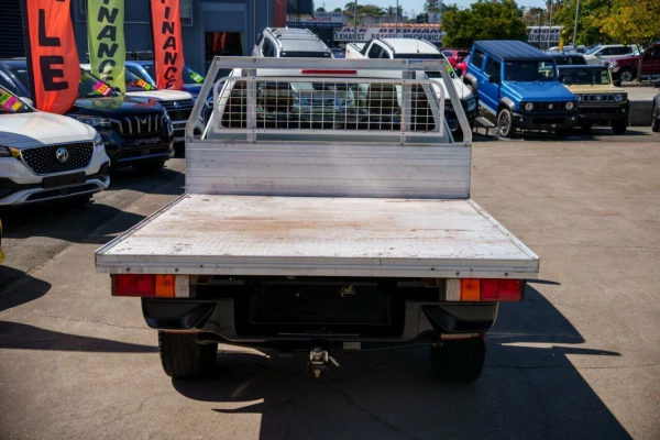 2020 MY21 Isuzu D-MAX RG SX Cab Chassis Image 3