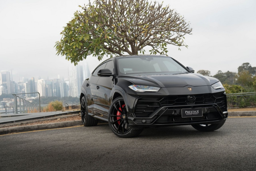 2022 Lamborghini Urus SUV Image 1