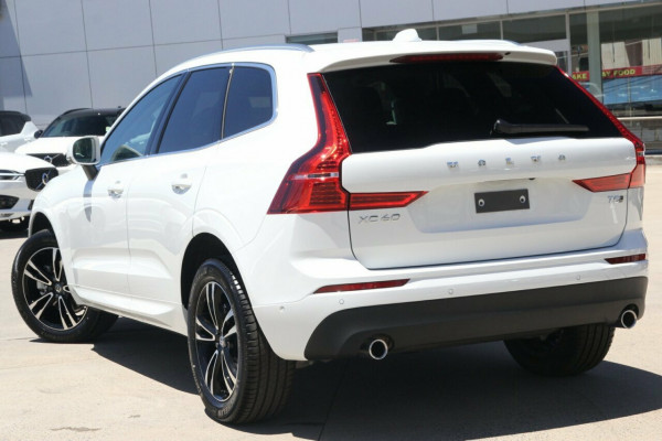 2020 MYon Volvo XC90 L Series T6 Momentum Suv