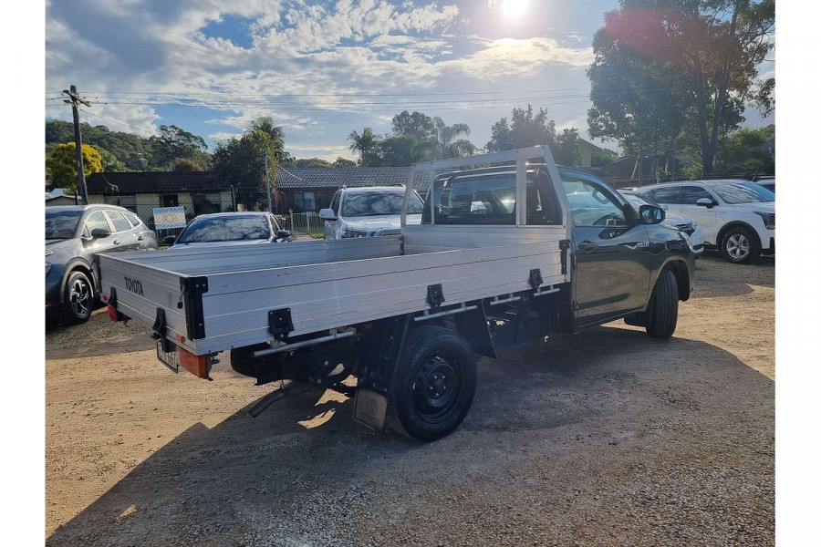 2021 Toyota HiLux TGN121R Workmate Cab Chassis Image 7