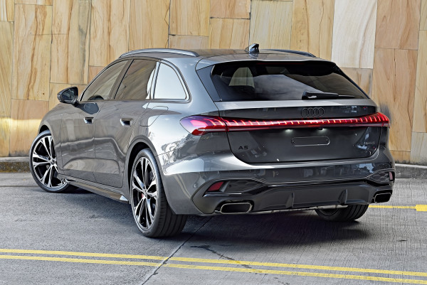 2026 Audi A5 e-hybrid S-Line 270Kw | Quattro Wagon image 2