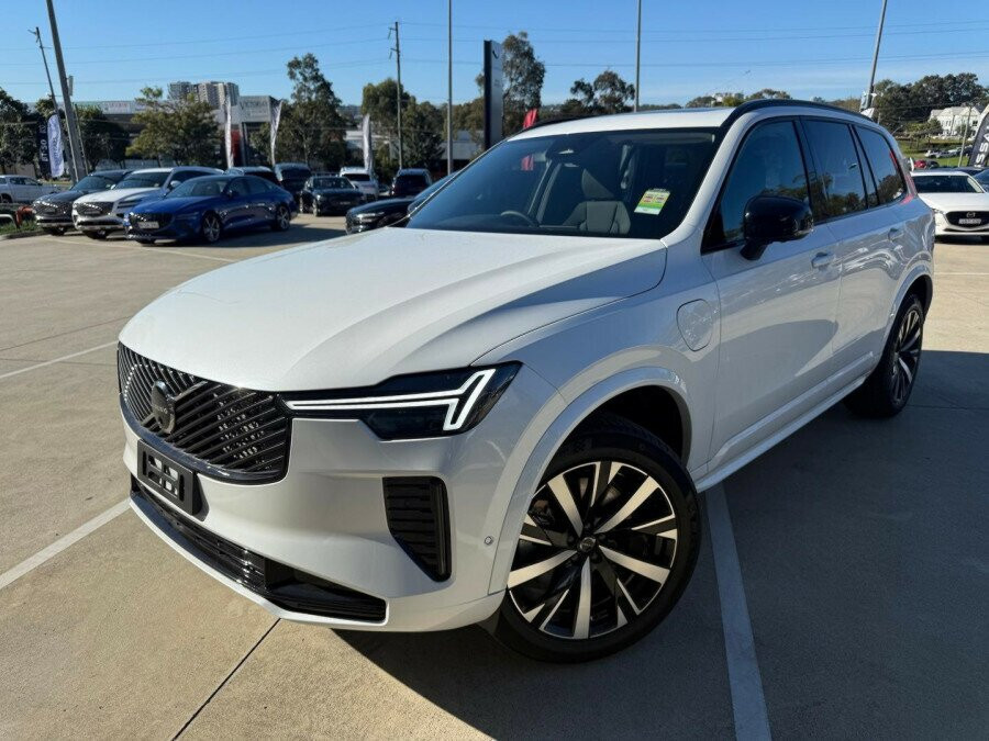 2026 Volvo XC90 L Series Plus T8 Plug-in Hybrid Dark SUV Image 1