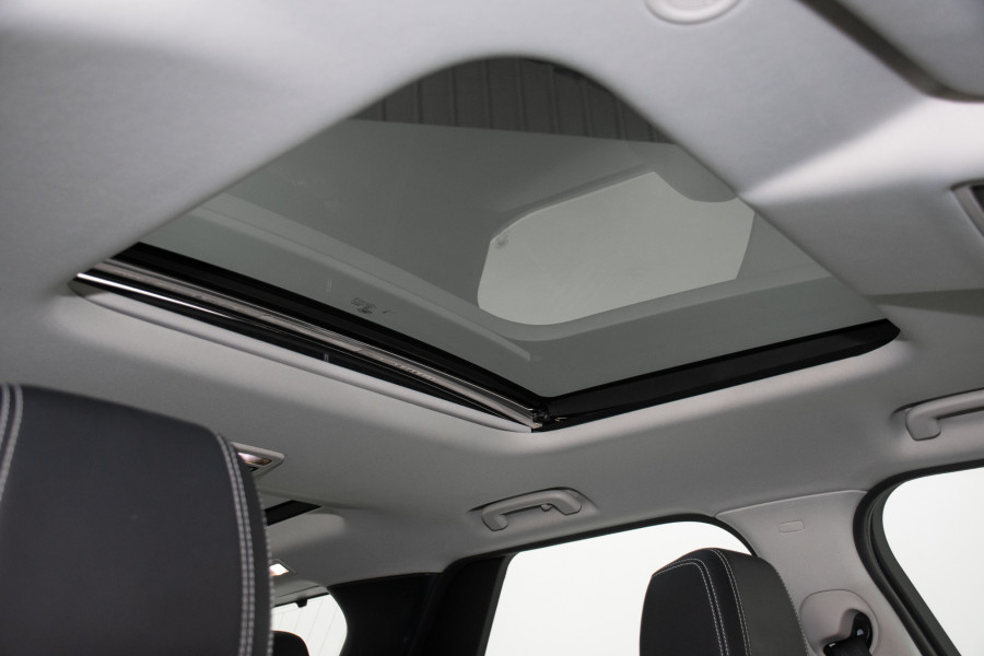 2023 Land Rover Discovery Series 5 D300 S SUV Image 5