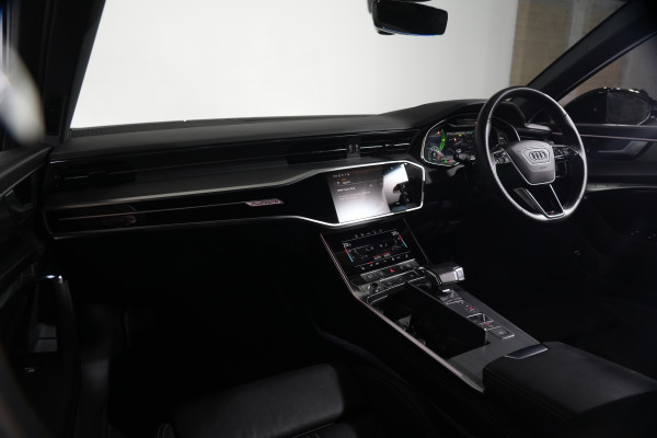 2021 Audi A6 55 TFSI S line Sedan Image 14