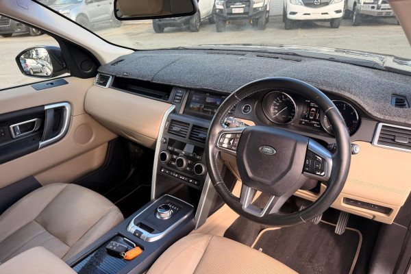 2015 Land Rover Discovery Sport L550 TD4 HSE SUV Image 19