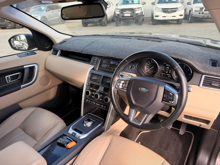 2015 Land Rover Discovery Sport L550 TD4 HSE SUV Image 19