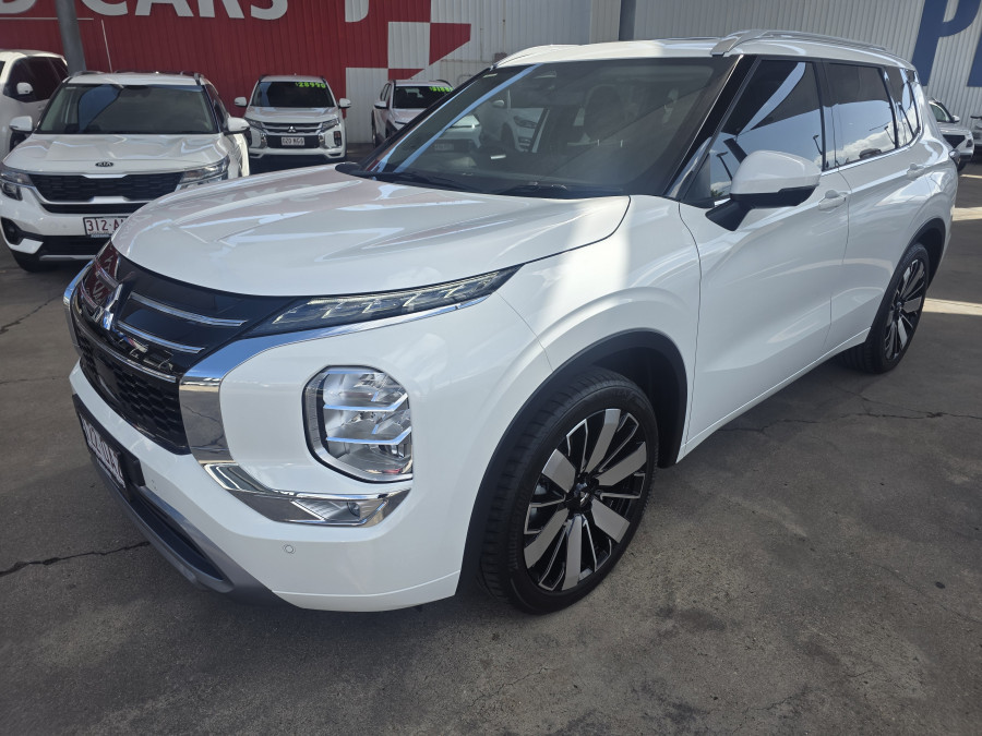 2025 Mitsubishi Outlander ZM Exceed SUV Image 3