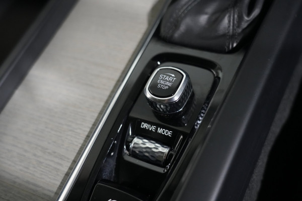 2020 Volvo XC60 UZ D4 Inscription SUV image 19