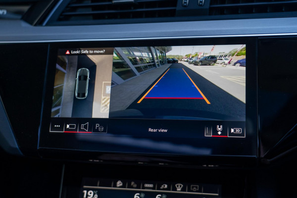2023 Audi Q8 e-tron GE 55 SUV image 17