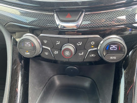 2015 MY16 Holden Ute VF Series II SV6 Black Ute image 22