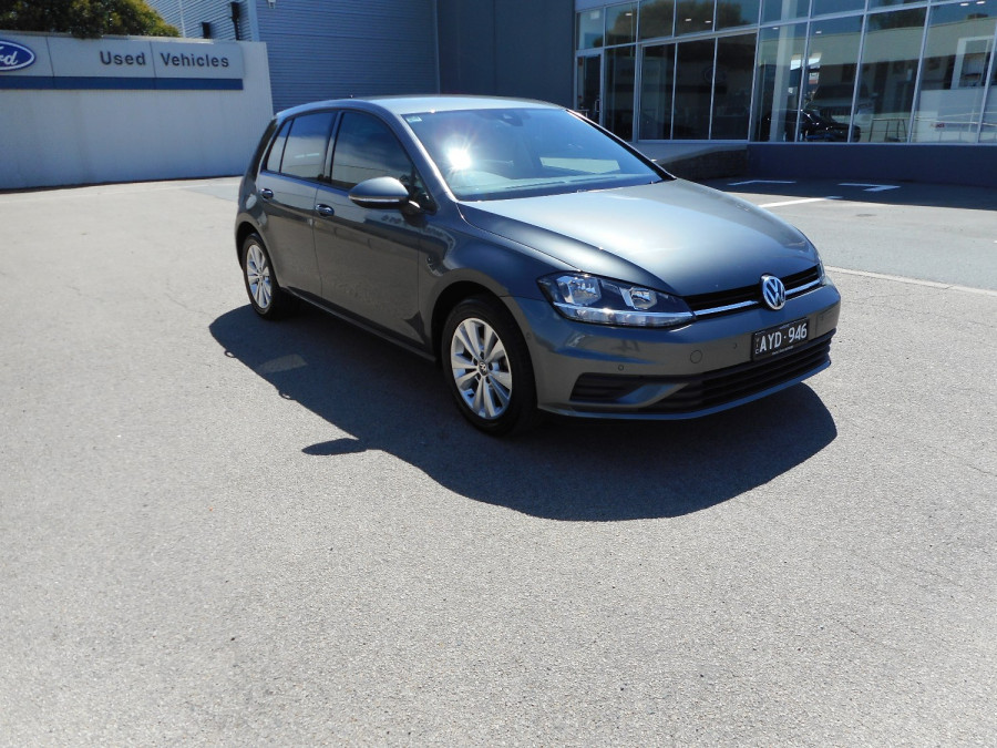 2018 Volkswagen Golf Hatchback Image 2