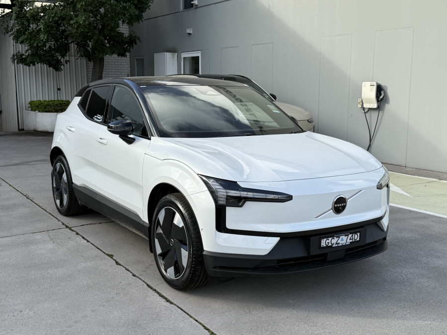 2026 Volvo EX30  Single Motor Extended Range Ultra SUV Image 2