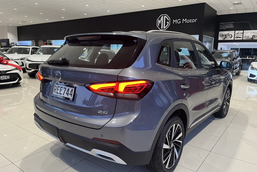 2025 MG ZS Essence 1.5Pt/Cvt SUV Image 6