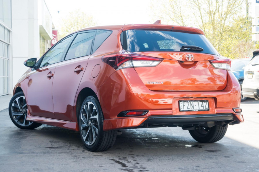 2016 Toyota Corolla ZRE182R SX Hatch Image 2