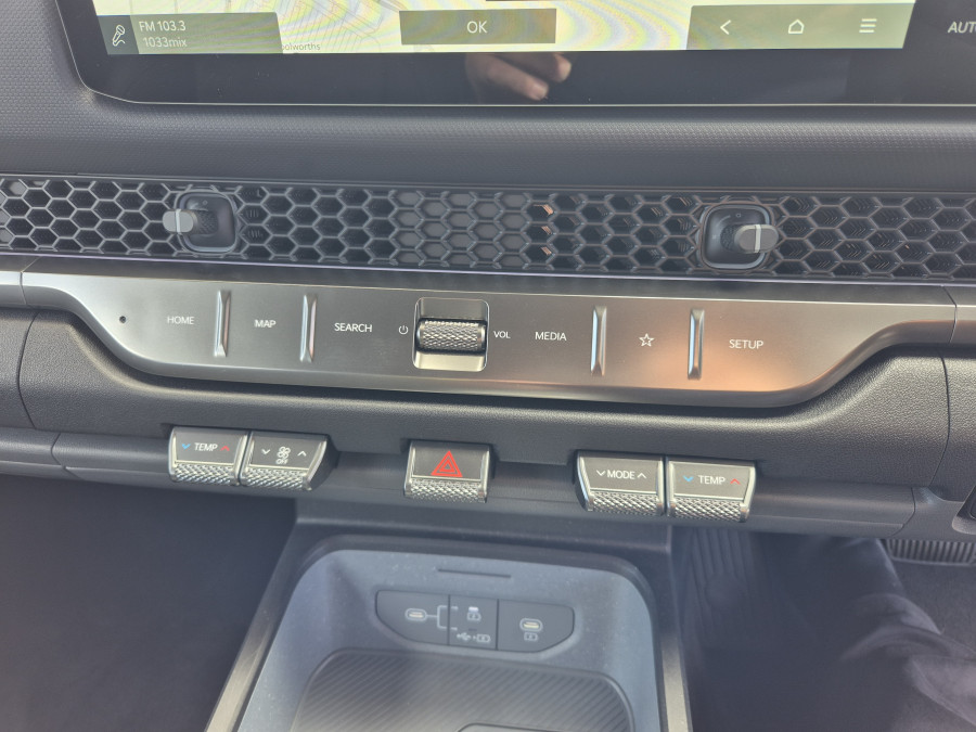 2026 Kia Tasman TK SX+ Ute Image 15
