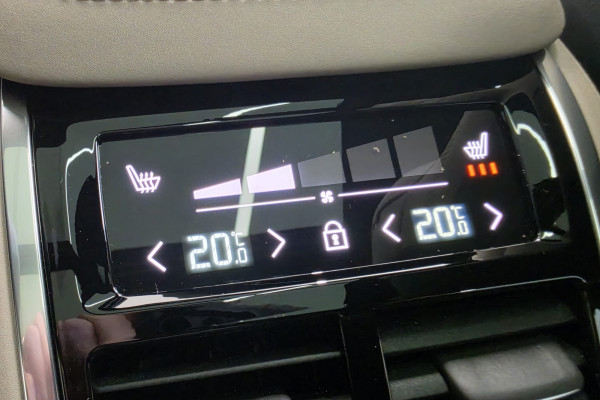 2025 MY26 Volvo XC90 L Series Ultra B5 Dark SUV Image 18