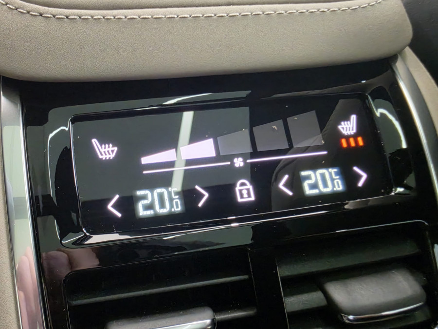 2025 MY26 Volvo XC90 L Series Ultra B5 Dark SUV Image 18