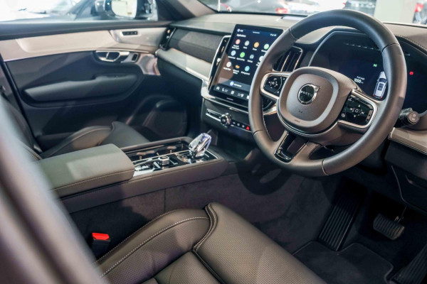 2026 Volvo XC90 L Series Black Edition SUV Image 5