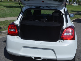 2018 Suzuki Swift AZ Navigator Hatchback