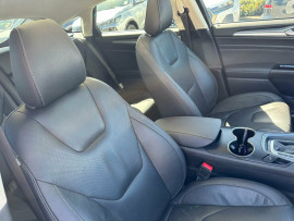 2018 MY18.75 Ford Mondeo MD Titanium Hatch image 11