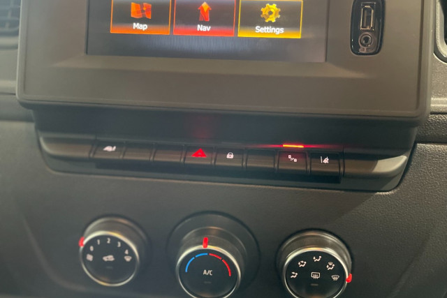 2024 Renault Master X62 Phase 2 Pro 110kW Van Image 28