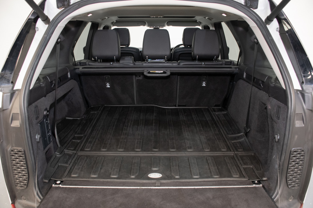 2019 Land Rover Discovery Series 5 SE SUV
