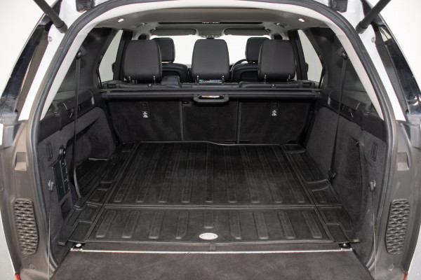 2019 Land Rover Discovery Series 5 SE SUV Image 12