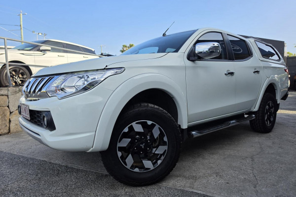 2015 MY16 Mitsubishi Triton MQ Exceed Ute Image 1