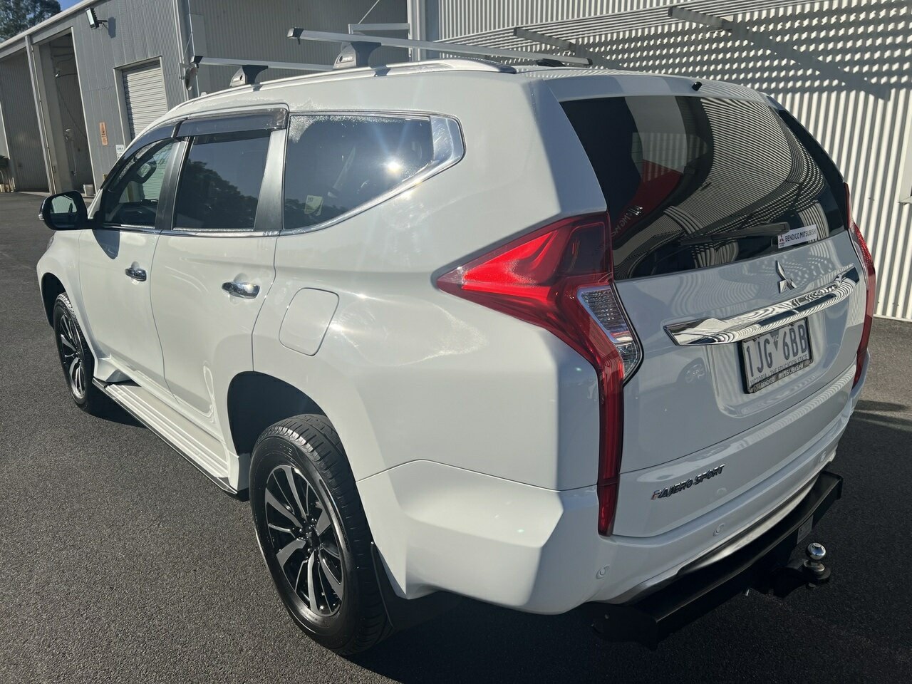 2016 Mitsubishi Pajero Sport QE GLX SUV Image 8