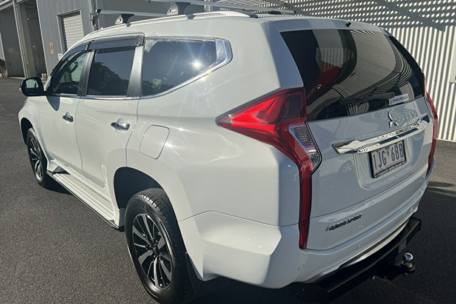2016 Mitsubishi Pajero Sport QE GLX SUV Image 8
