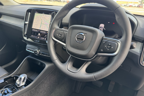 2026 Volvo XC40 XZ Ultra B4 Bright SUV Image 10
