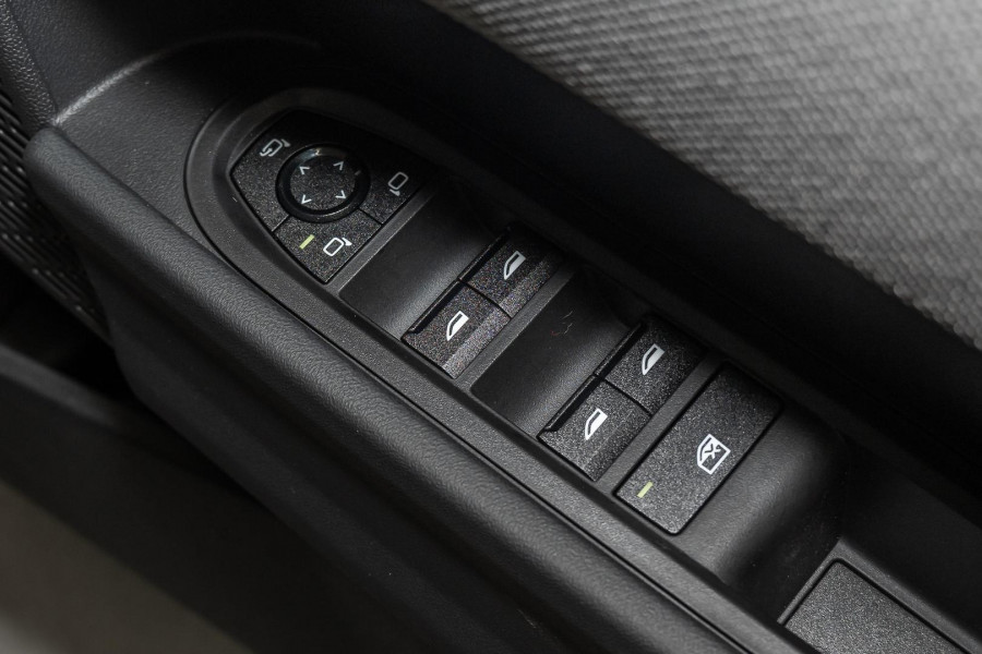 2025 MINI Cooper F65 C Favoured Hatch