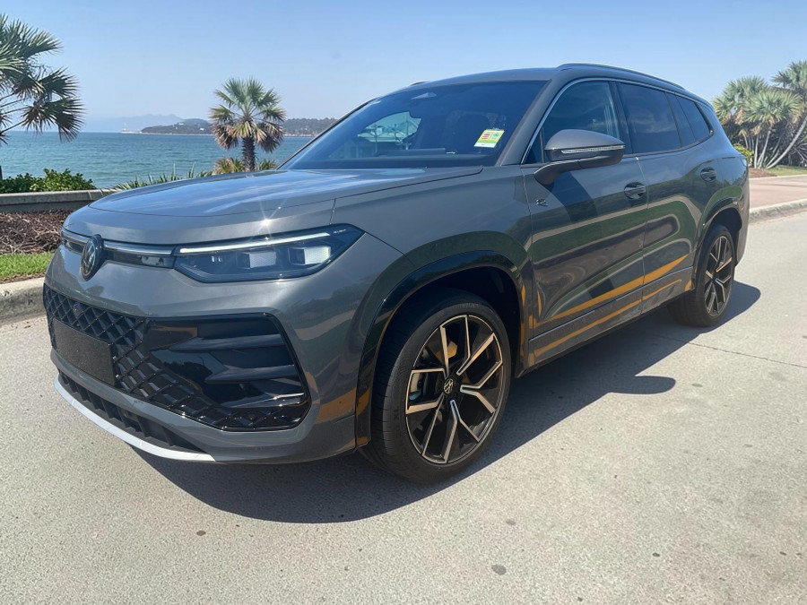 2025 Volkswagen Tayron R4 195TSI R-Line SUV Image 4