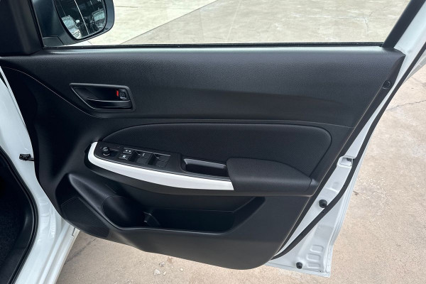 2023 Suzuki Swift AZ Series II GL Hatch Image 5