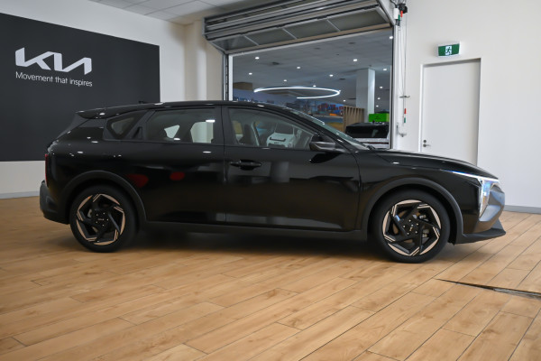 2026 Kia K4 CL4m Sport+ Hatch image 3