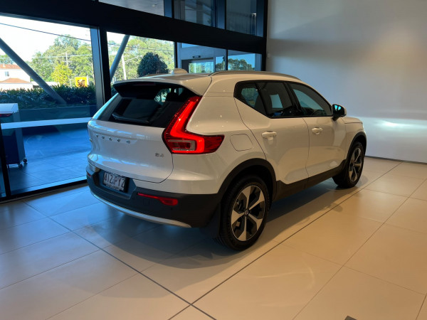 2026 Volvo XC40 XZ Plus B4 SUV image 3