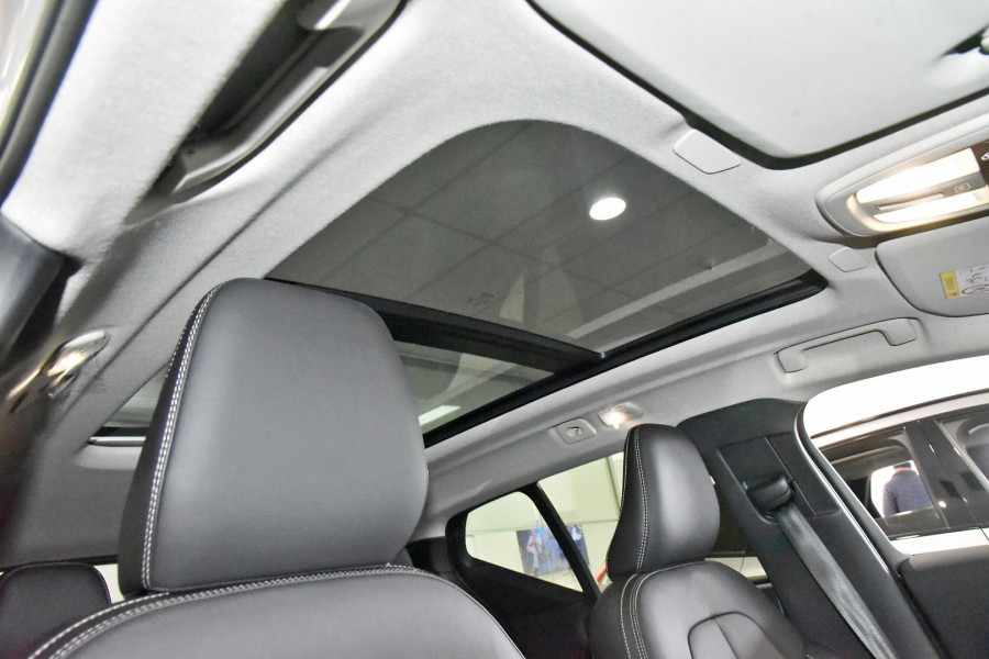2025 MY26 Volvo XC40 XZ Plus B4 SUV Image 22