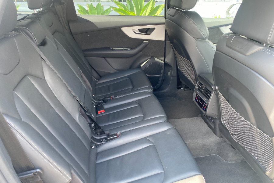 2022 Audi Q7 4M 50 TDI S Line SUV Image 12
