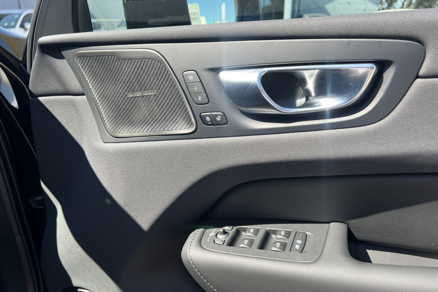 2025 Volvo XC60 UZ Ultimate B5 Bright SUV Image 8