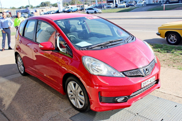2012 Honda Honda GE  Vibe-S Hatchback Image 4