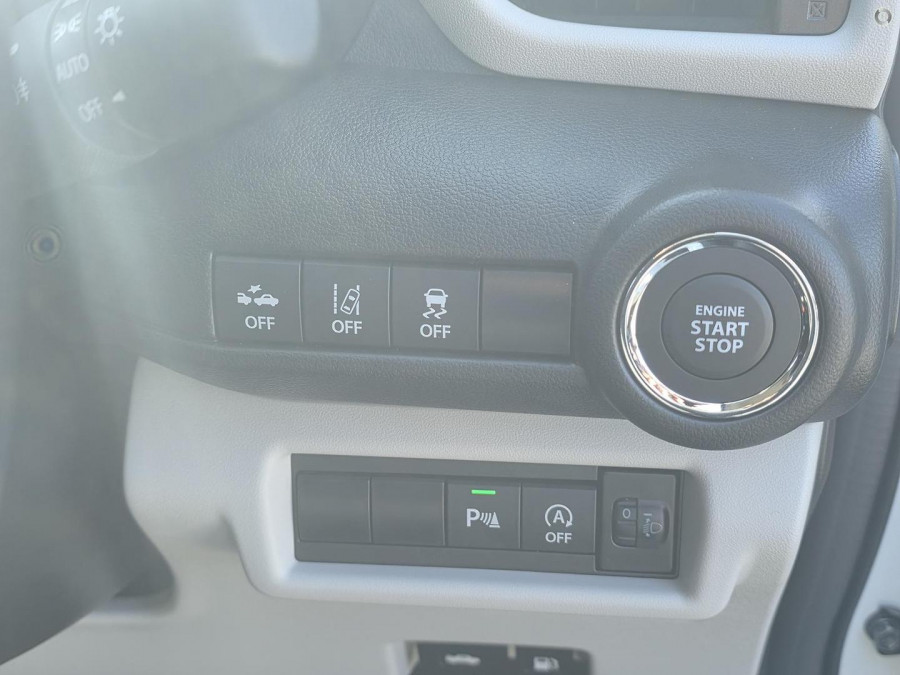 2025 Suzuki Swift UZ Hybrid Hatch Image 10