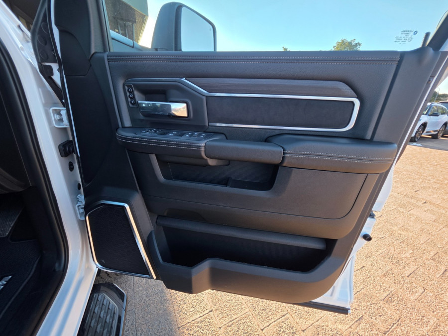 2026 Ram 2500 DJ Laramie Dual Cab Image 33