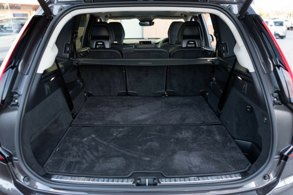 2025 MY26 Volvo XC90 L Series Ultra B5 Dark SUV Image 20