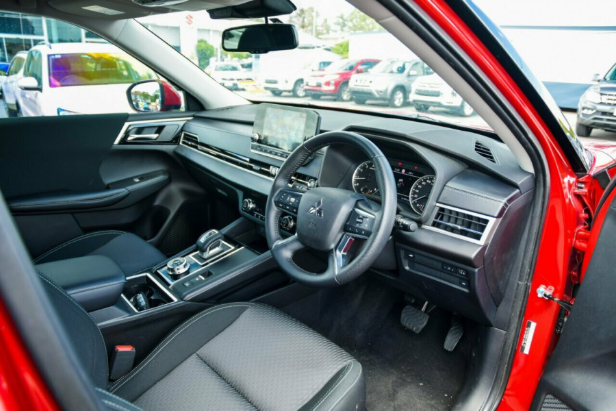 2023 MY24 Mitsubishi Outlander ZM LS SUV Image 17