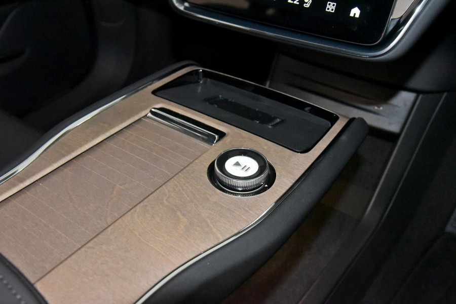 2025 Volvo EX90 No Series Plus Twin Motor SUV Image 14