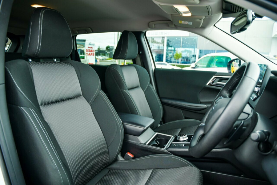 2024 Mitsubishi Outlander ZM LS SUV Image 20