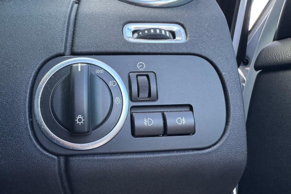 2015 Land Rover Discovery Series 4 SDV6 HSE SUV Image 22