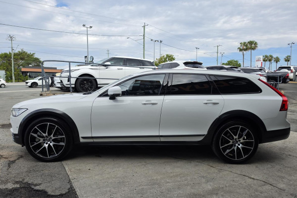 2019 Volvo V90 Cross Country P Series D5 Wagon Image 12